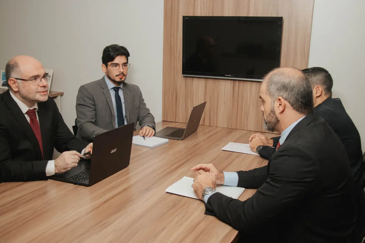 Reuniao no escritorio